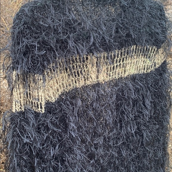 Diktons Barcelona // Anthropologie furry cardigan - Picture 6 of 7